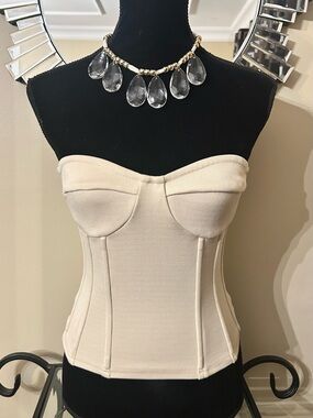 PrettyLittleThing Strapless Sculpting Bustier in Cream
